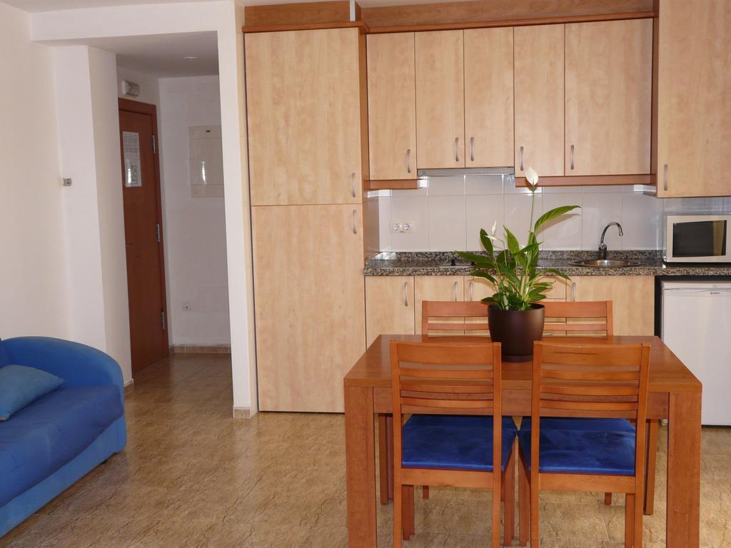 Apart Hotels Mar Blava Cubelles Quarto foto
